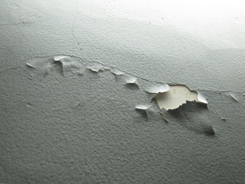20130122 Cracks in the wallpaper